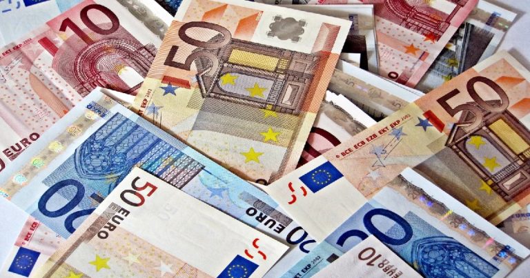 Украина переведет 3,5 миллиарда евро на Украине