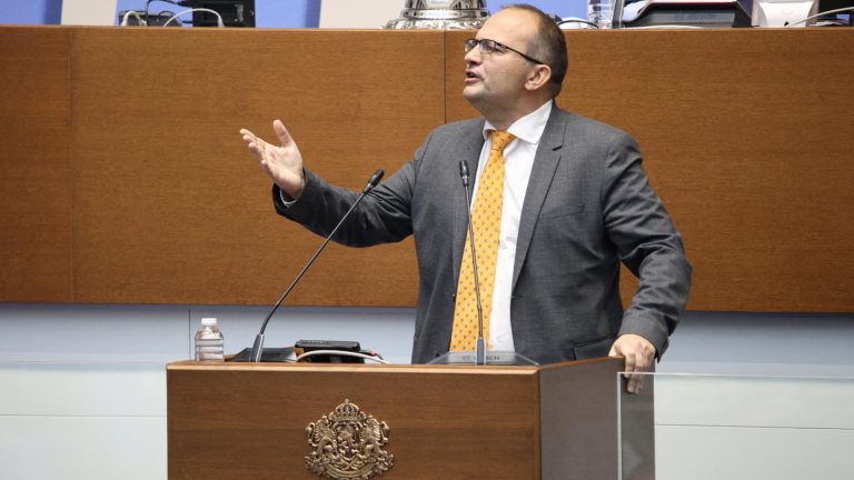 Великие расходы на герб: есть налоговое повышение, опасается боязнь Мартина Димитров.