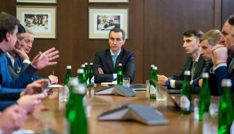 Министерство здравоохранения обсуждало вопросы, связанные с ценой на лекарства и новые аптеки. Министерство здравоохранения обсуждало вопросы, связанные с ценой на лекарства и новые аптеки.