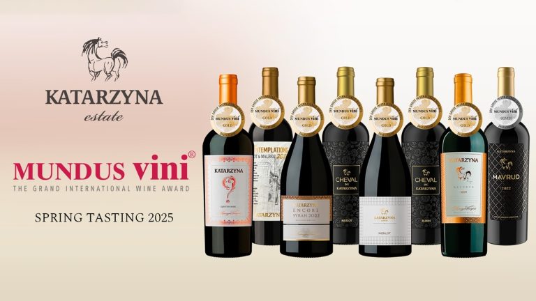 Они снова признали поместье Катаржина лучшим продюсером вина в 2025 году на мировом винном соревновании в Mundus Vini Summer Take