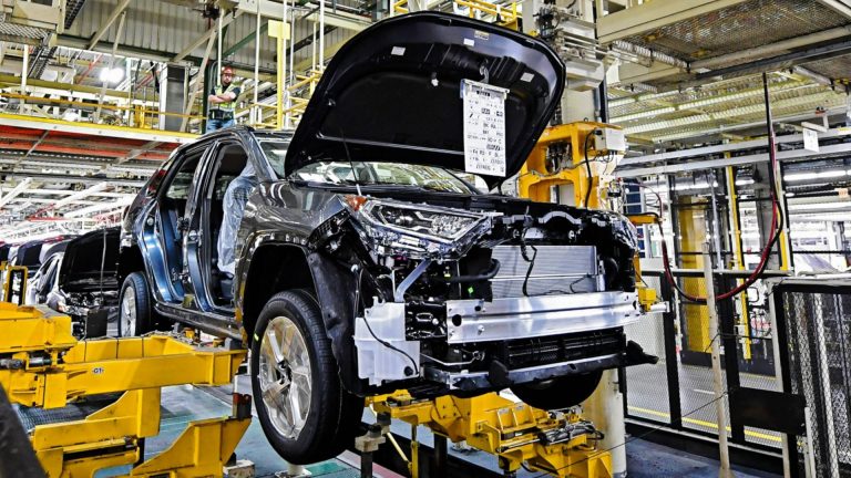 Обязанности наносят вред всем: производители европейских автомобилей Трампу