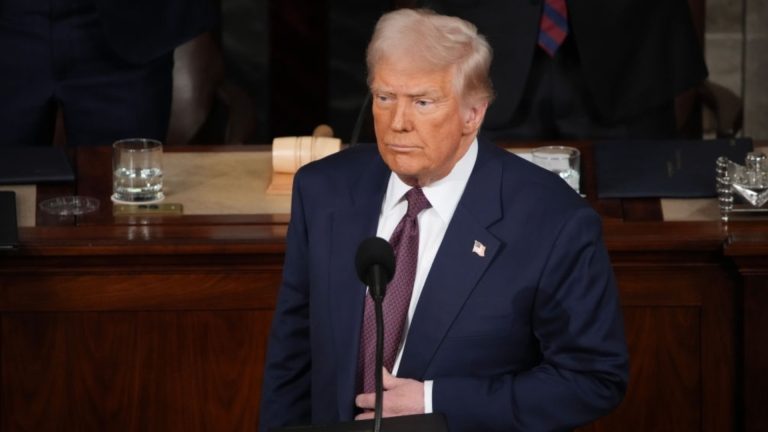 «Мы только начинаем»: США, яйца, являются рекордными дорогими, Трамп объявил, как она спасет американскую экономику (видео)