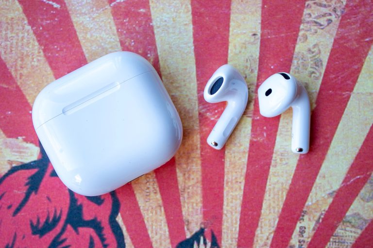 Apple готовит новую впечатляющую функцию для AirPods: реальное перевод живых разговоров