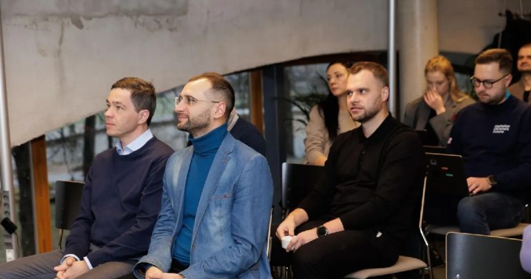 Ши курсы, маркетологи и консультации от действий.