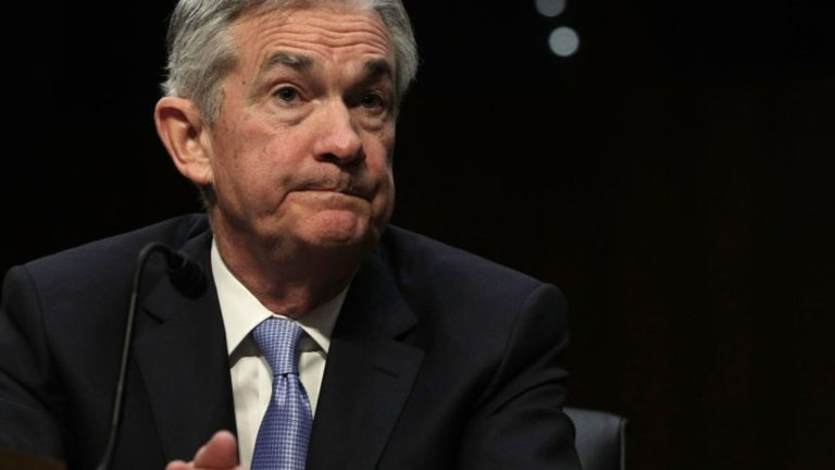 И менеджер ФРС предупредил о рецессии в США, Трамп напал на него