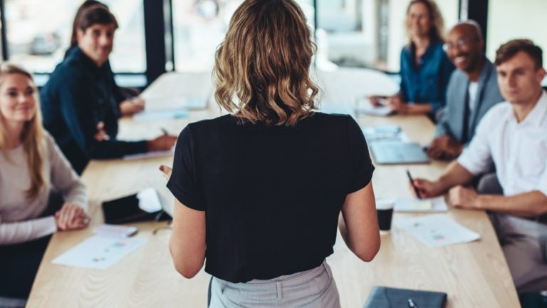 Болгария является одним из первых в ЕС, а большинство женщин на старших должностях