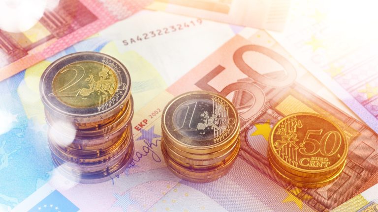 Резкий поворот с европейским курсом против доллара