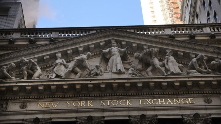 Обязанности Трампа сломали основные фондовые индексы в США и Европе