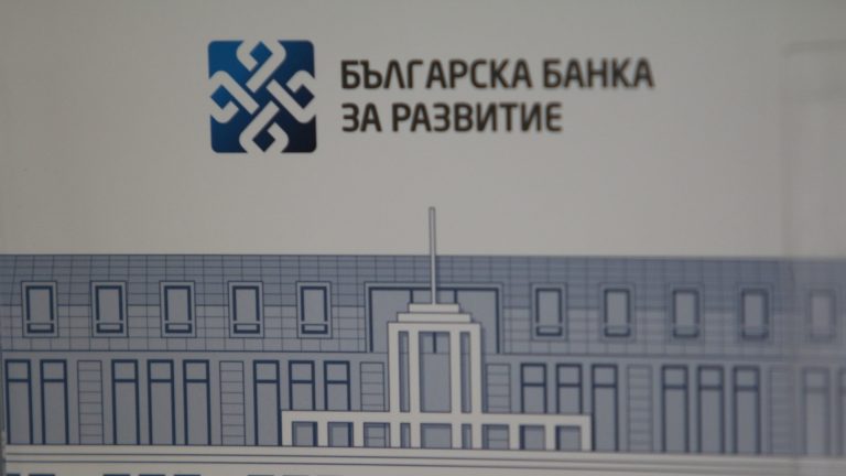 Правительство изливает колоссальный BGN 7 миллиардов на 11 государственных предприятиях