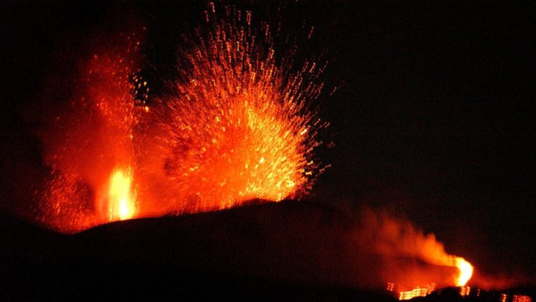 Миллионы сгорели: Украина поразила «разрушительного» американского нефтяного гиганта в России (видео)