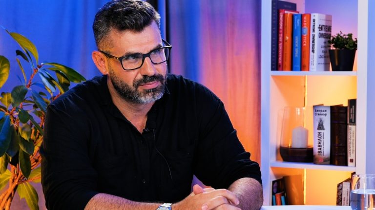 Финансист: Правительство накапливает долг через заднюю дверь, штат остается без денег