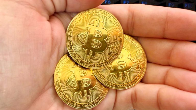 Биткойн снимает его по долине после молнического года - теперь он находится в «Красной области». Насколько больше монета?