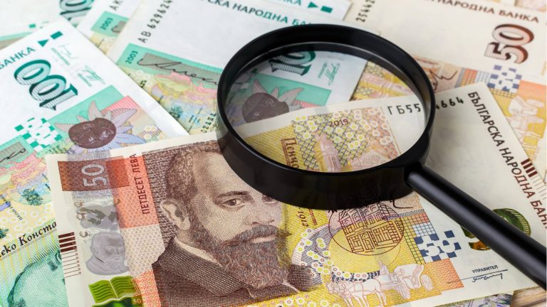 Заработная плата муниципалитетами в Болгарии: региональные города отстают, небольшие участки с бумом (графика)