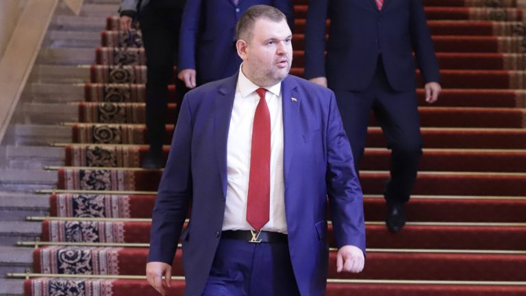 Благодаря Peevski, решение контролировало другой регулятор ключа
