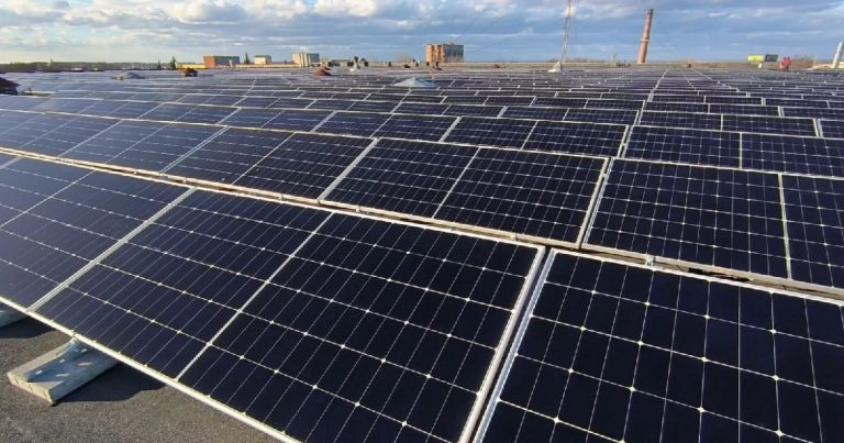 EVA установила солнечную электростанцию ​​на складе в LVIV - в линии в Dnipro и Brovary