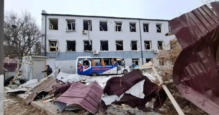 В Харкиве, в результате ночной атаки беспилотников, печатный дом и два книжных магазина были повреждены