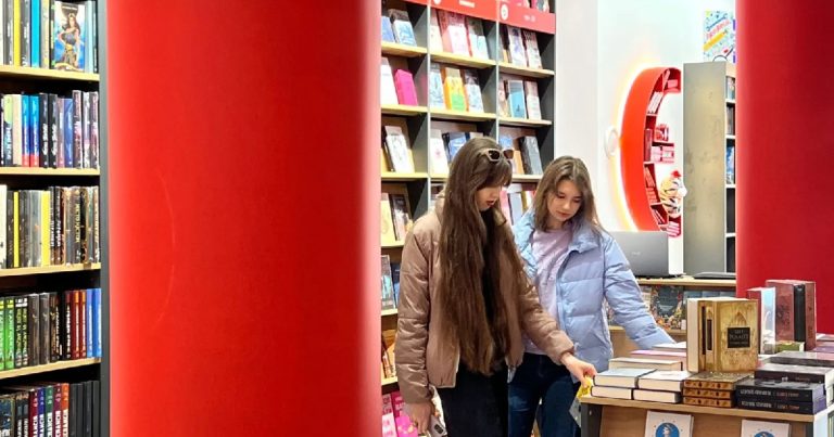 В Николаеве открыл первый «книжный магазин» - магазин представляет более 10 тысяч названий