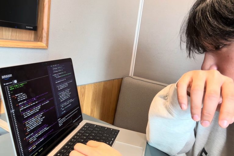 Студент использовал ИИ для столкновения с техническими интервью Amazon и получил предложение