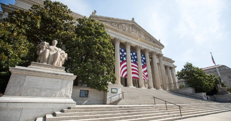 В Соединенных Штатах опубликовали рассекреченные документы об убийстве Кеннеди