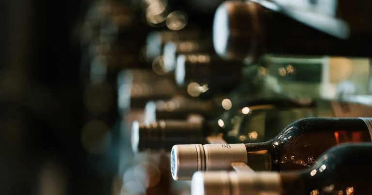 Бизнес предлагает создать реестр лицензированных продавцов алкоголя, табака и других акцизных товаров