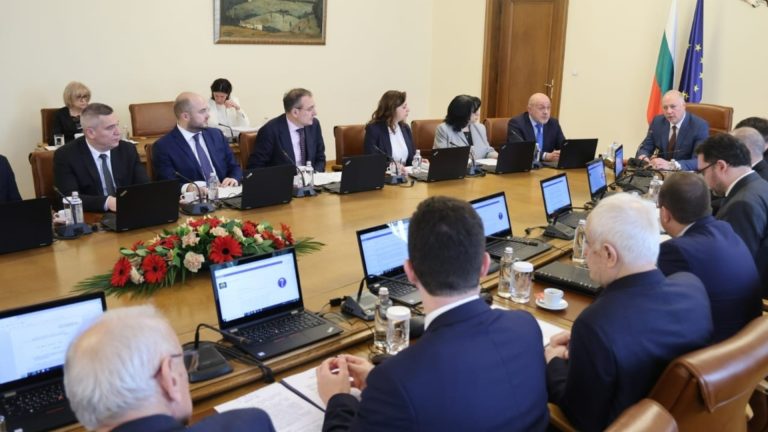 Правительство с Мераком еще на полмиллиард евро: мы отправили официальный запрос об изменении в NPAU