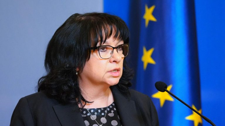 Министр финансов объявил, что он ожидает от отчетов о конвергенции в области евро