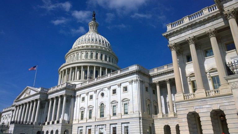 Сенат США Сенат Трамп: Отменить пошлины Канады