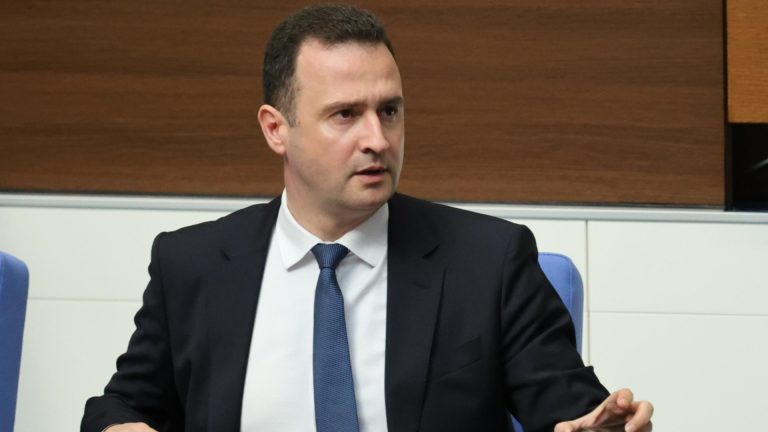 Будет ли Bulgargaz обанкротиться из -за Botash и Toplofikatsiya? Министр энергетики обеспокоен