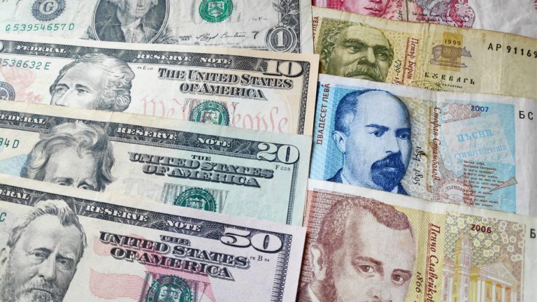 Чудовищный коллапс в долларах против болгарского льва - потери огромны, но продолжится амортизация?