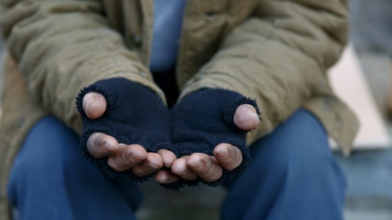 Стратегия Путина - с войной скрывает страдания русских