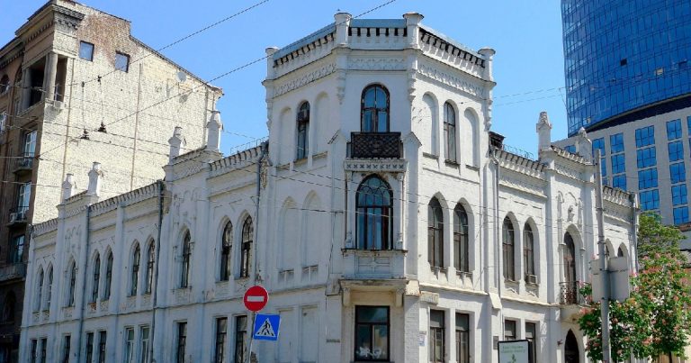 Зеленски подписал закон «на добросовестном приобретателе» - он может позволить оставить частную собственность незаконно отчужденной землей