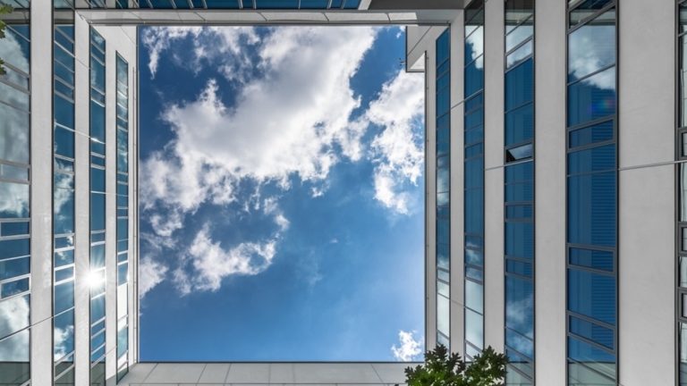 S & P повышает рейтинг банка OTP