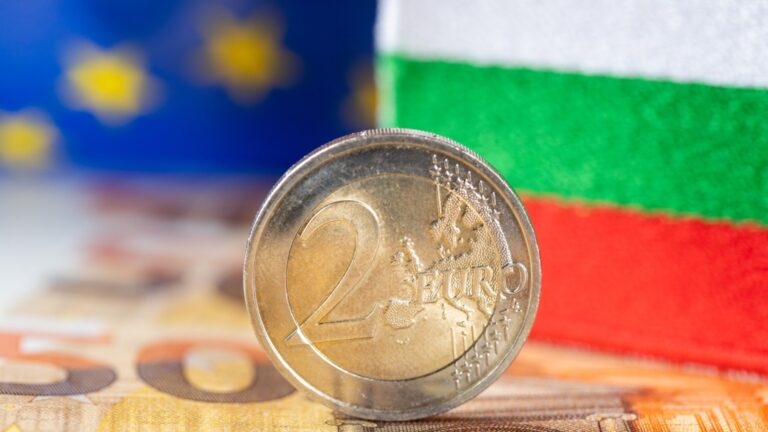 Атанас Пеканов сказал, что преимущества принятия евро