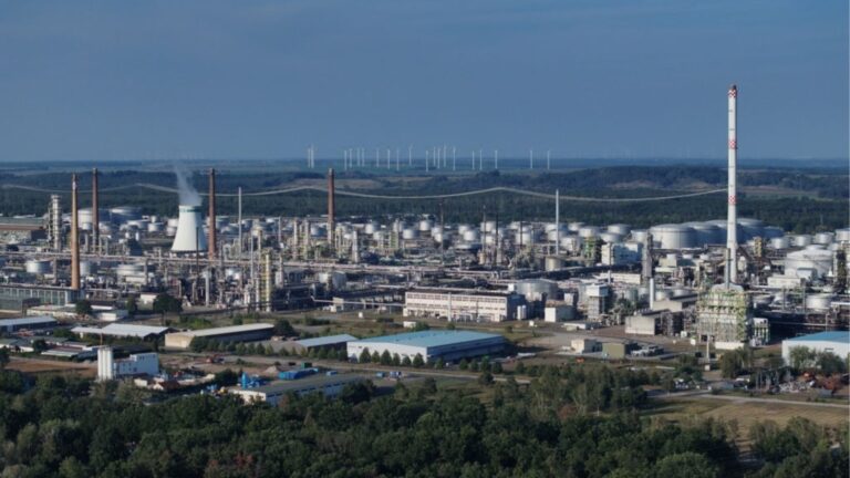 Цена на нефть нашла тенденцию из -за новостей из Ирана и ОПЕК+