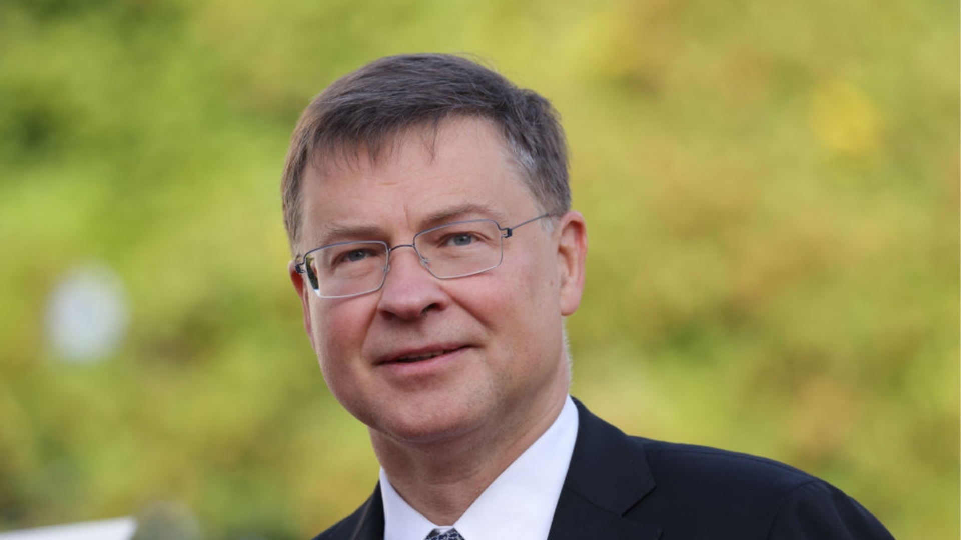 Valdis Dombrovskis: Я умеренный оптимист для въезда Болгарии в зону евро со следующего года