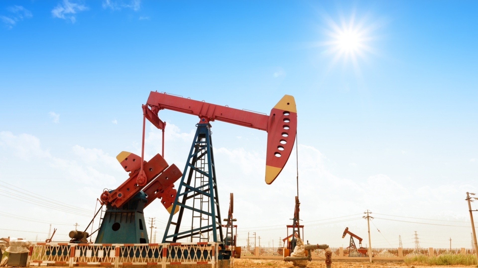 Небольшое изменение цены на нефть, несмотря на новости из апелляции США и Украины