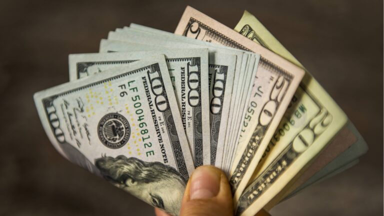 Мир без долларов - неизбежное будущее или мечта о конкурентах?