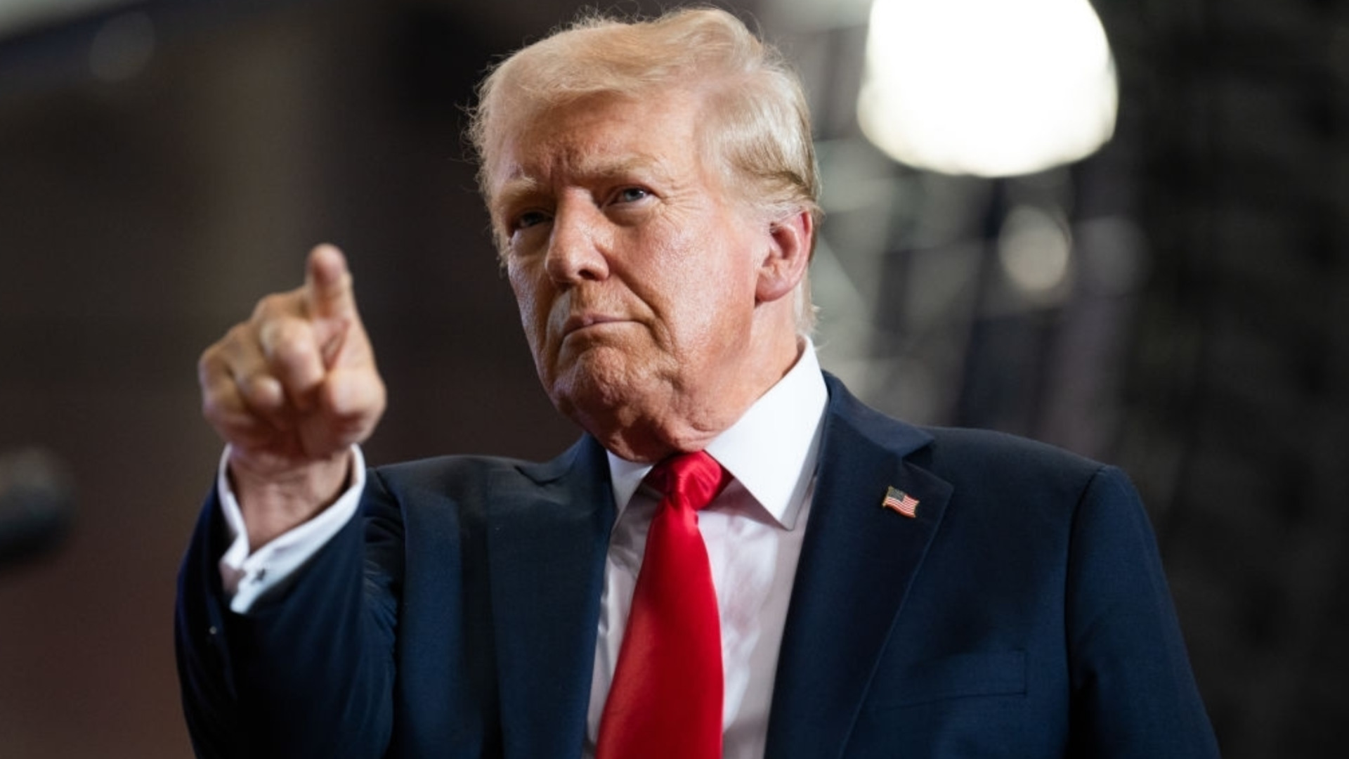 Трамп угрожал: санкции для всех, кто покупает нефть из Ирана