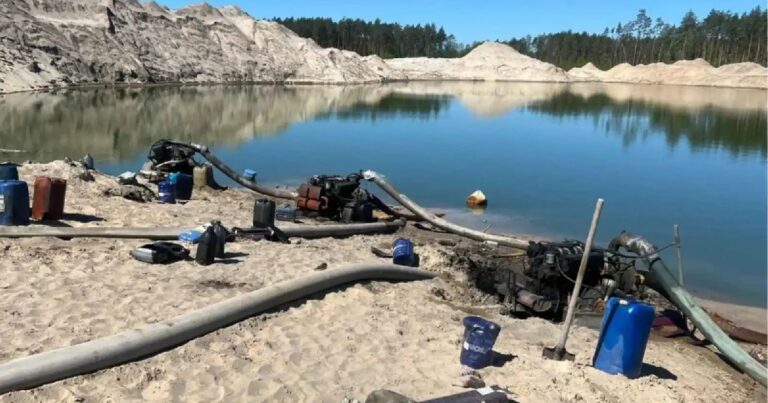 Схема с незаконным янтарным производством была обнаружена сотрудниками правоохранительных органов в регионе Ривн