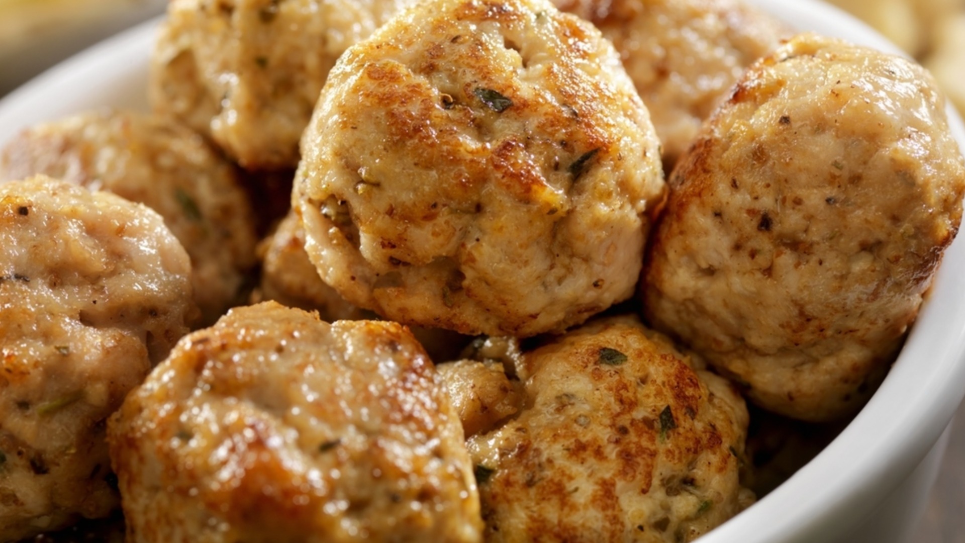 Самые вкусные фрикадельки с панировкой: рецепт ноутбука бабушки