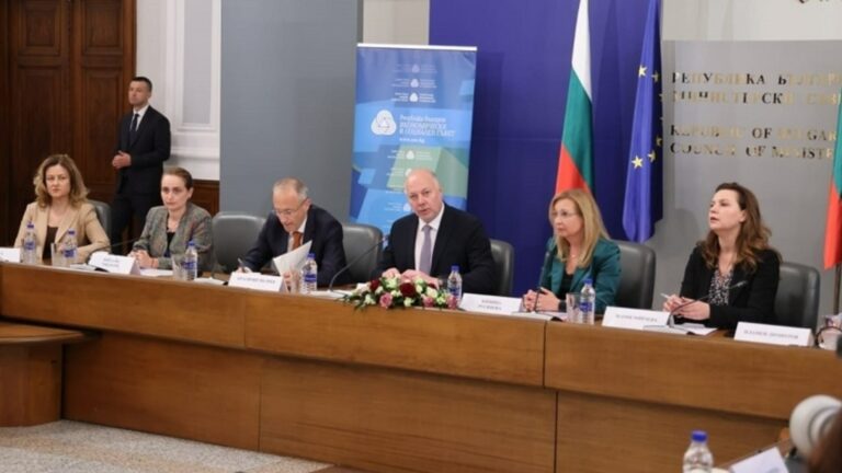 Zhelyazkov: Нет смысла в дебатах о евро