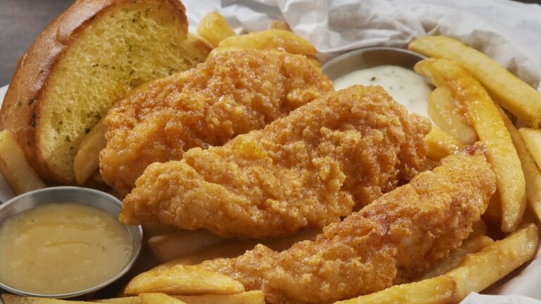 Быстрый ужин: кусочки курицы с сыром