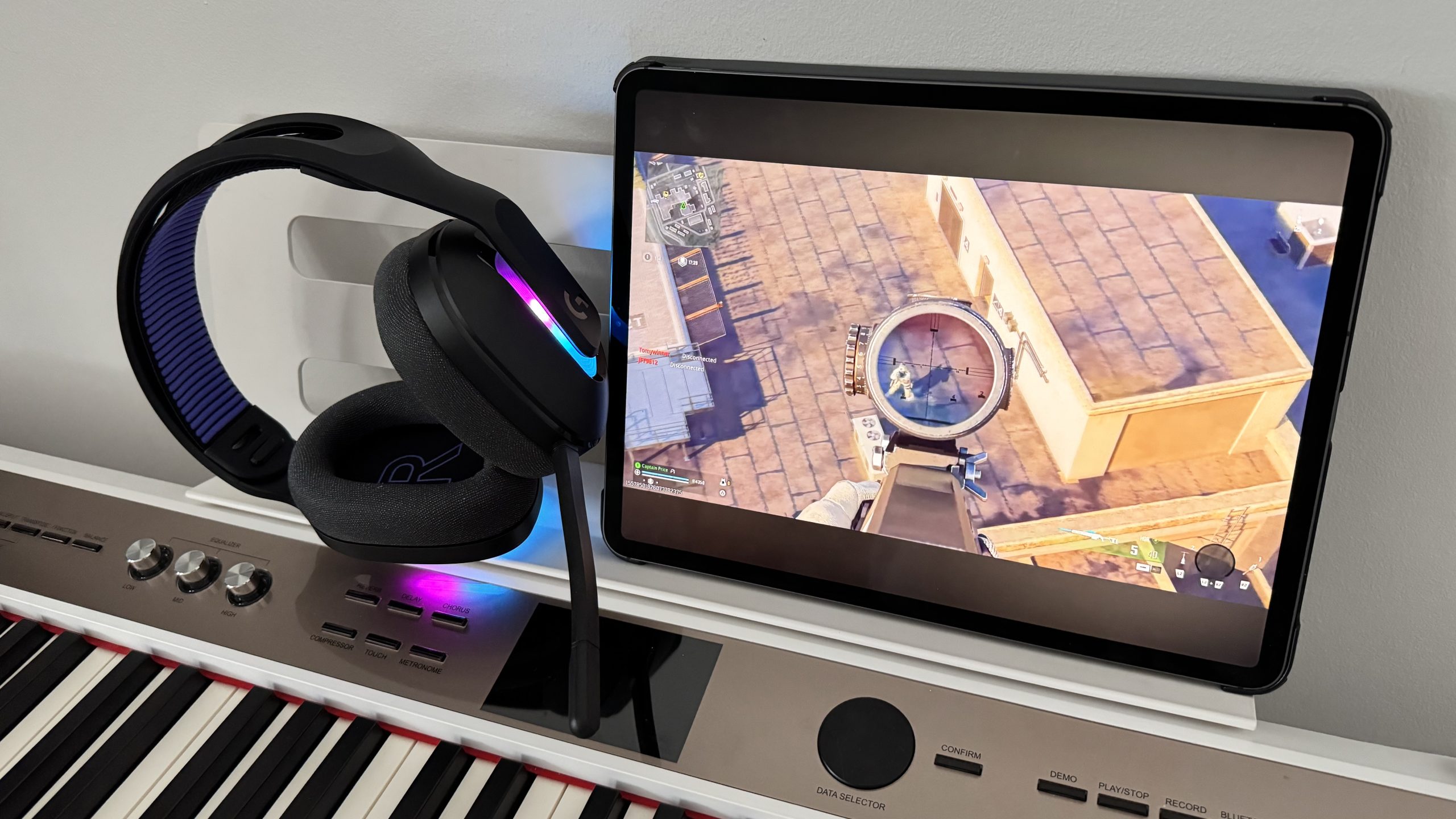 Logitech G522 Lightspeed-Gaming Наушники, которые помогают вам выступить, но также выражают вашу личность. Предоставляет 70 часов прослушивания вдали от выхода