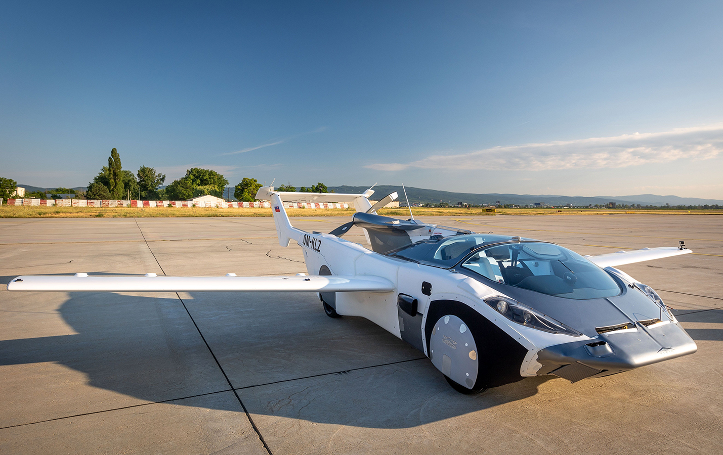 Это первая серия Flying Car: он будет запущен в ближайшее время, а цена вообще не незначительна