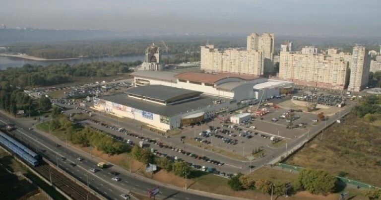 Максим Криппа покупает Международный выставочный центр на левом берегу Киев