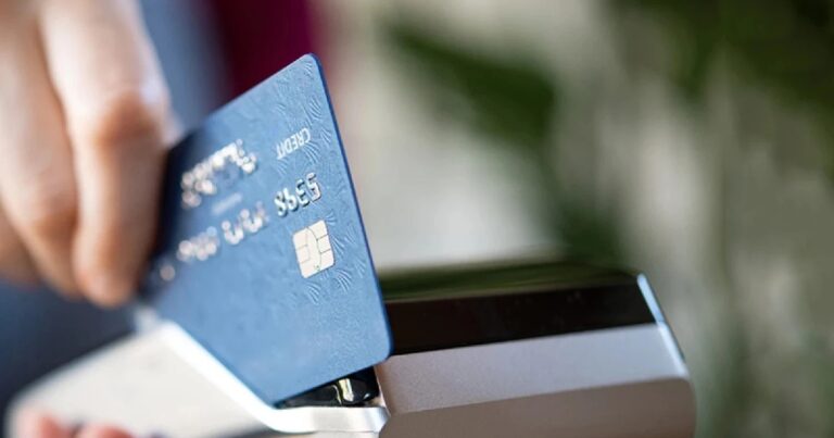 Какой из украинских банков является крупнейшими активными картами - NBU