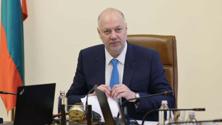 После желанного «да» государство объявило о своих мерах «плавного» принятия евро (видео)