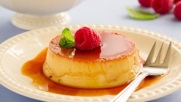 Самый простой домашний карамельный крем в подносе: готов через 10 минут!