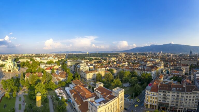 Цены на недвижимость в некоторых районах Софии превысили 4000 евро за квадрат