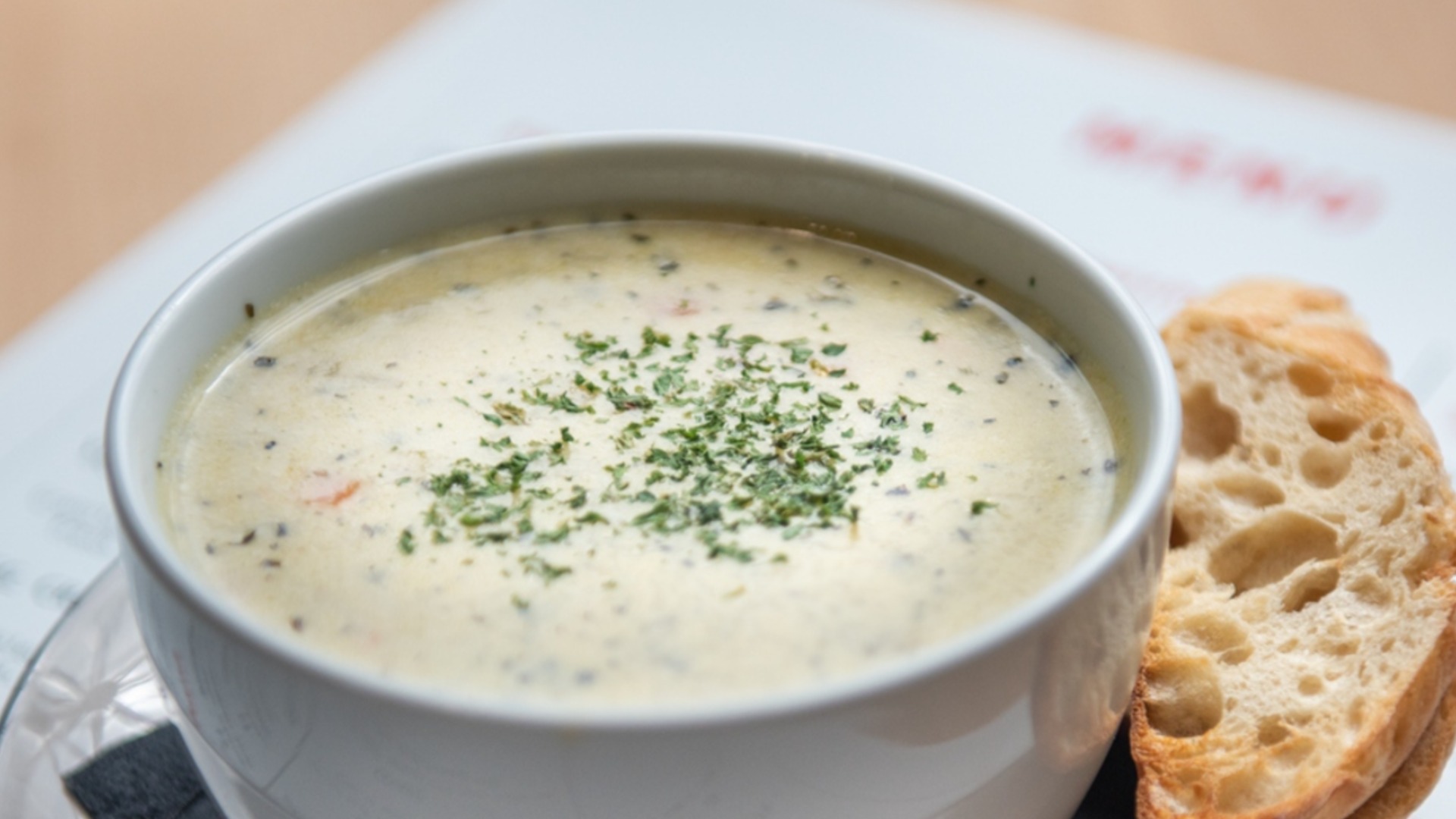 Этот ингредиент сделает суп самым вкусным блюдом на столе